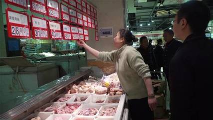 神農(nóng)架突擊檢查超市冷凍食品，嚴把肉制品安全關
